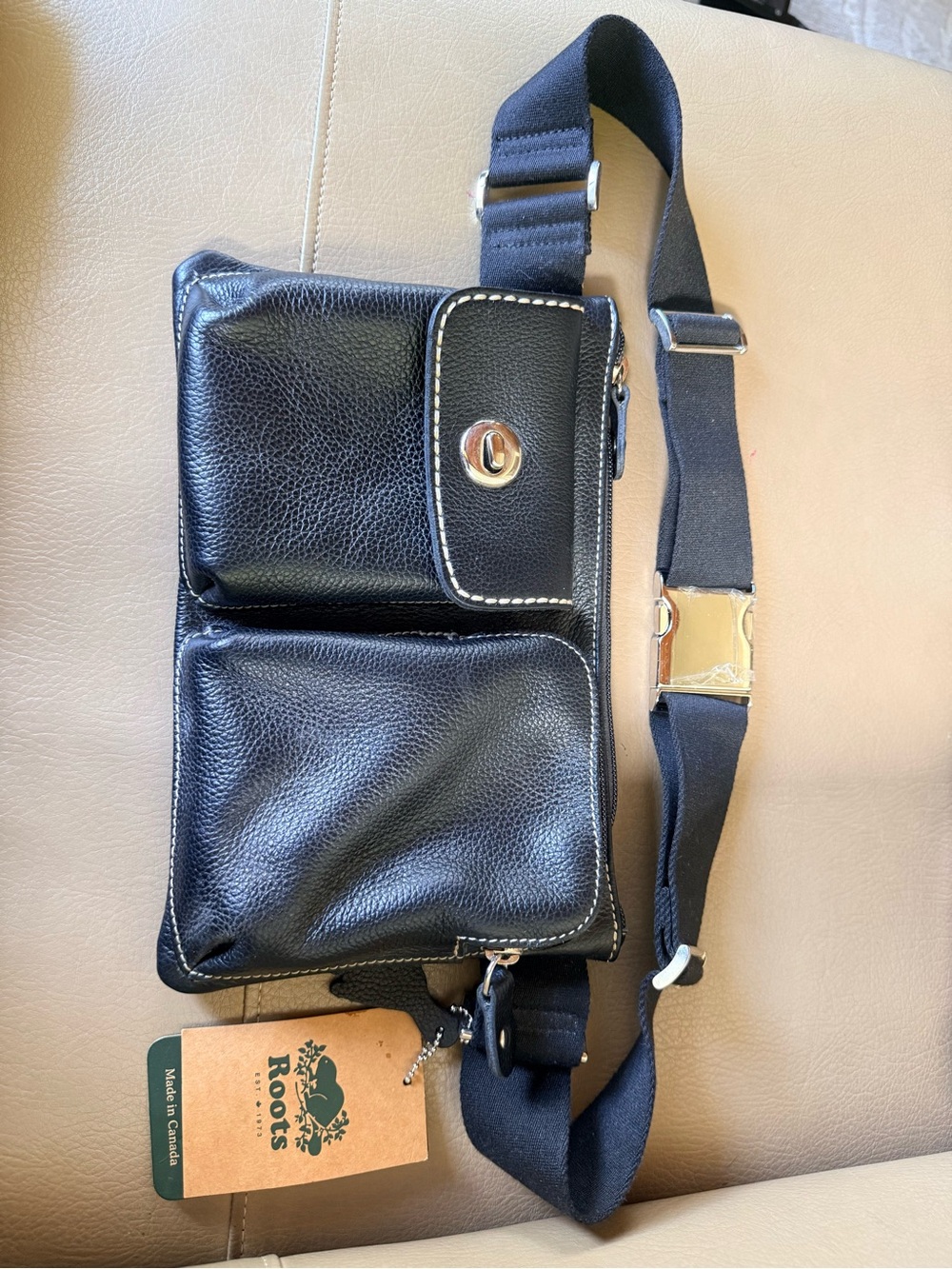 BNWT Roots Black Leather Belt Bag with Silver Hardware